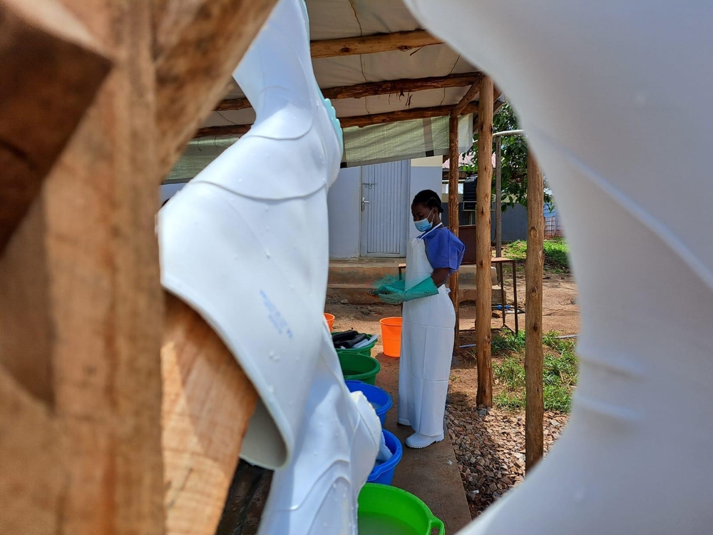 Uganda: MSF response one month after the declaration of the Ebola epidemic