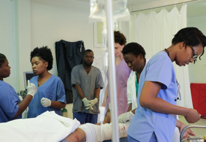 Emergency care in Tabarre hospital © Nicolas Guyonnet